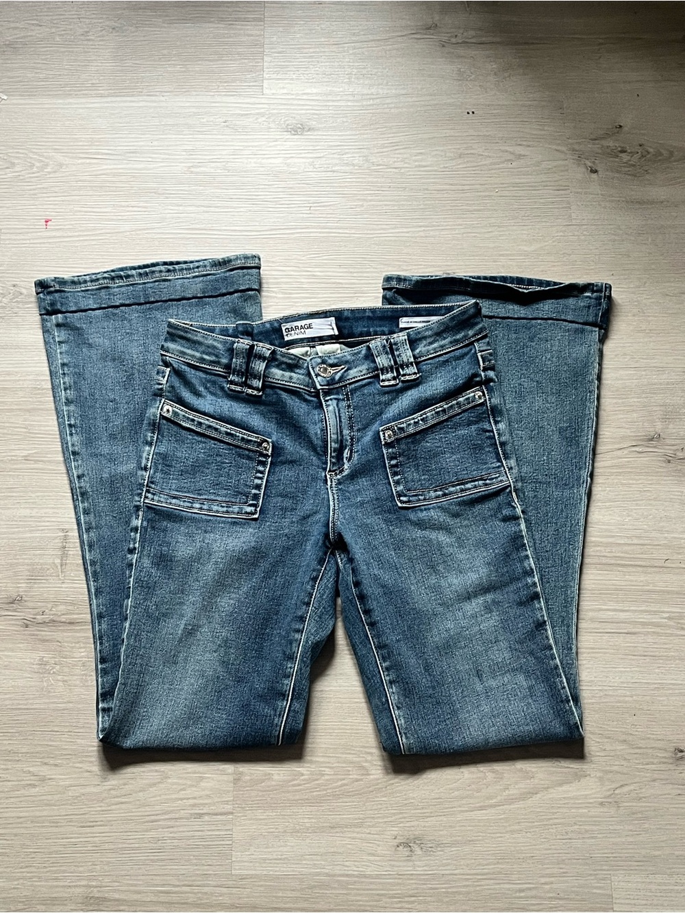 Garage Blue Wide-Leg Women's Jeans with Front Patch Pockets